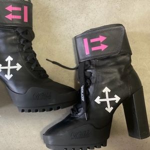 Off-White Heeled Moto Boots Leather heeled boots in black with velcro straps and